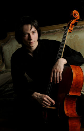 Yan Levionnois -®Robin(2) (1) Yan Levionnois -®Robin(2) (1)